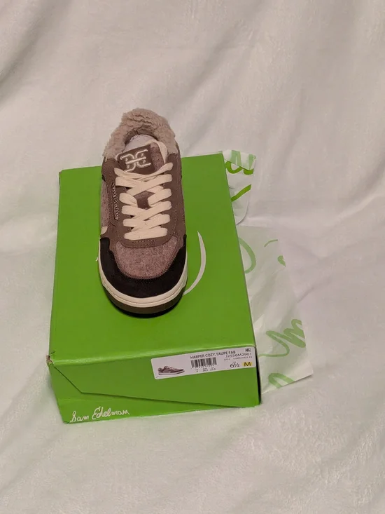 Sam Edelman Low-Top Sneaker in Taupe and Cream - Picture 3 of 8